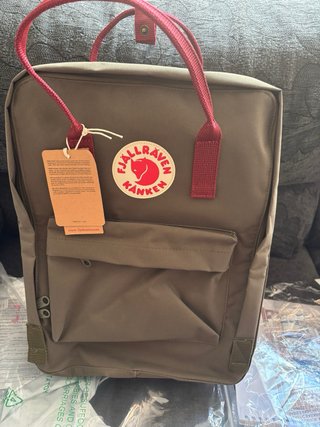 Mochila Fjällräven Kånken Nueva con Etiqueta