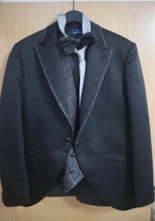 Traje de novio negro