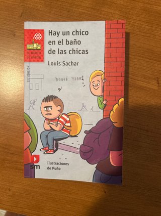 Hay Un Chico En El Baño de Las Chicas