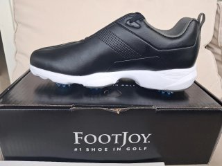 Zapatos de golf FootJoy negros y blancos