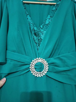 Vestido de ceremonia verde elegante