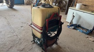 Pulverizador  veneno 200 litros para tractor