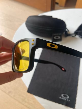 Gafas Oakley Holbrook Negras y Amarillas