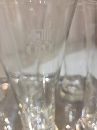 Juego de 6 vasos con bandeja metálica