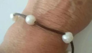 Pulseras de cordón con perlas y plata