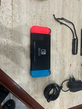 Nintendo Switch V2 + Micro SD