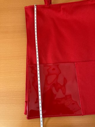 Bolso rojo de playa
