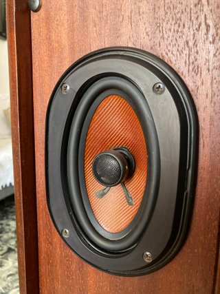 Altavoces HiFi Marrones
