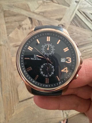 Reloj Pedro del Hierro Negro y Dorado