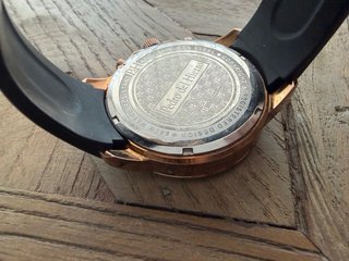 Reloj Pedro del Hierro Negro y Dorado