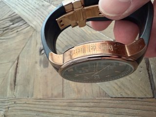 Reloj Pedro del Hierro Negro y Dorado