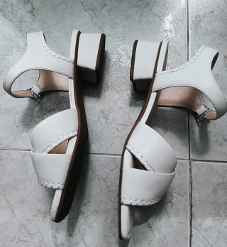 Sandalias Clarks blancas Tacon
