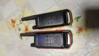 Radios Motorola (Rojo y Amarillo)
