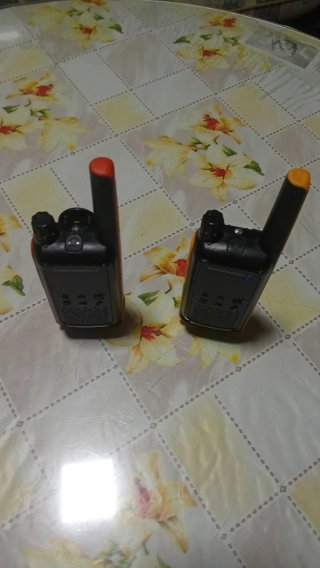 Radios Motorola (Rojo y Amarillo)