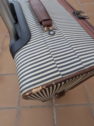 Conjunto Maleta y Bolso Misako Rayas