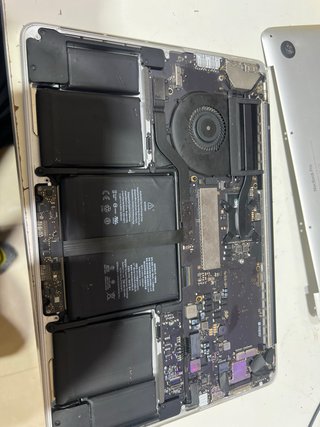 MacBook Pro A1502 Roto