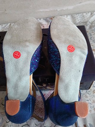 Zapatos de baile latino y bambas