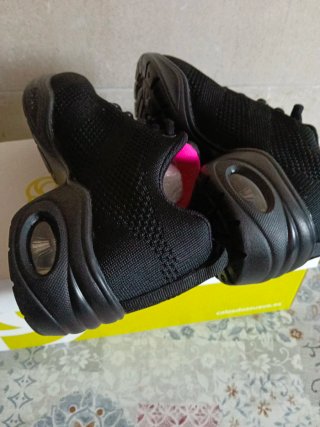 Zapatos de baile latino y bambas