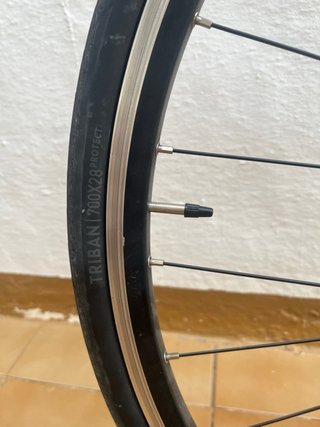 Bicicleta de carretera Triban blanca 8v