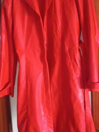 Abrigo Paris MISSBO Rojo Talla XXL piel.