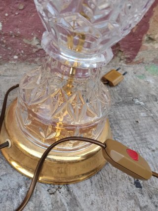 Lámpara de cristal dorada