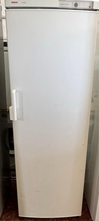 NEVERA VERTICAL SOLO NEVERA MARCA BOSCH BLANCO