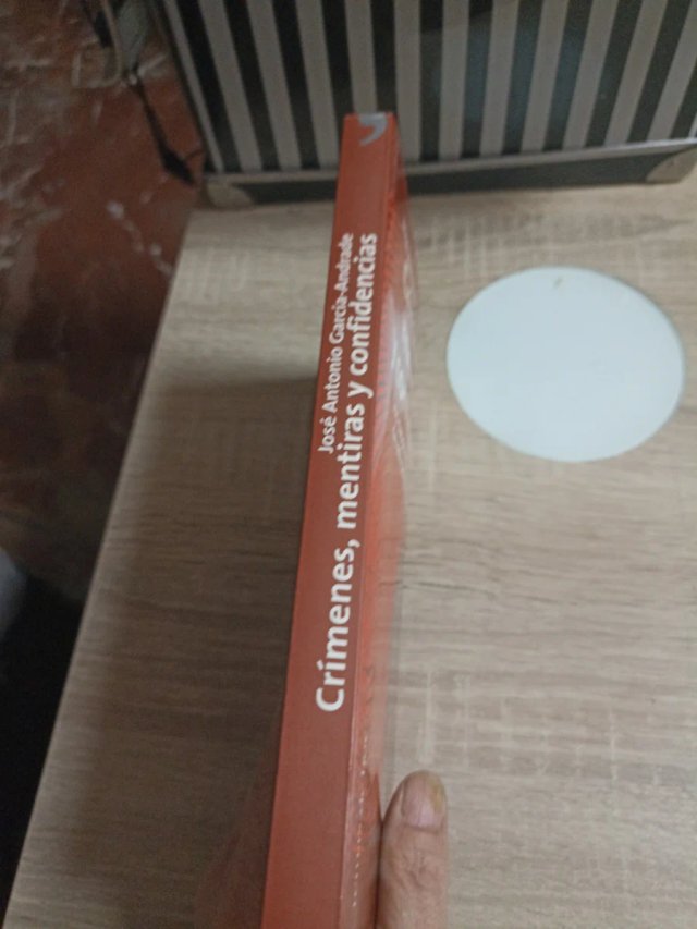 Crímenes, Mentiras Y Confidencias