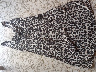 Vestido estampado leopardo con fruncido
