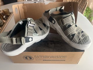Sandalias Oboz mujer.