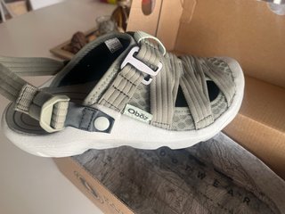 Sandalias Oboz mujer.