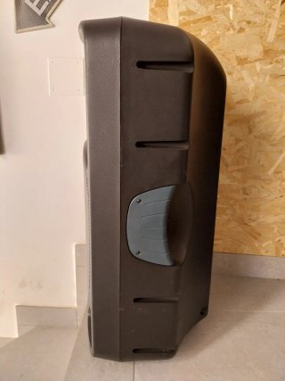 Altavoz Behringer B115D Autoamplificado