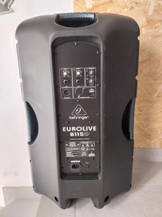 Altavoz Behringer B115D Autoamplificado