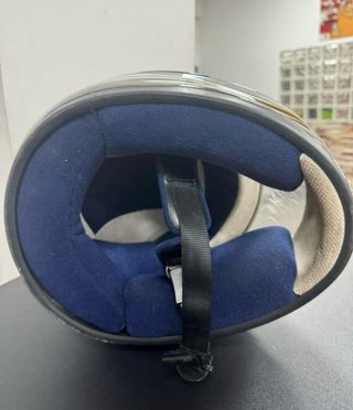 Casco de moto integral plateado