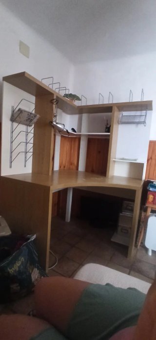 Escritorio de esquina. Madera y metal