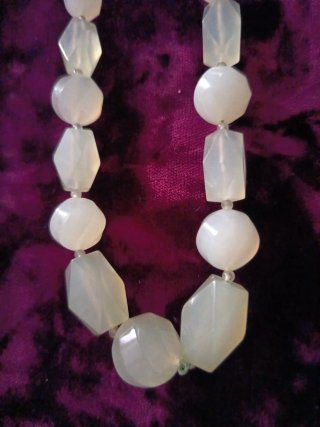 Collar antiguo oriental verde