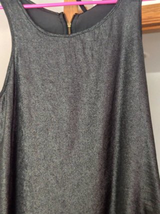 Top Stradivarius gris brillante Talla L a estrenar
