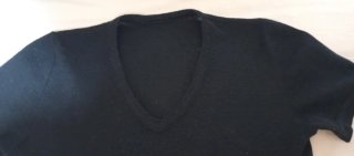 Camiseta cuello V negra talla S