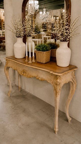 Exclusiva consola francesa estilo Luis XV Rocaille