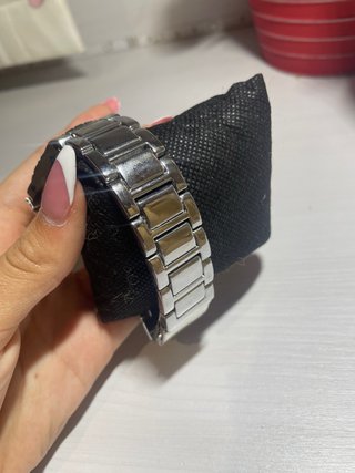 Reloj Guess Multicolor y Plateado