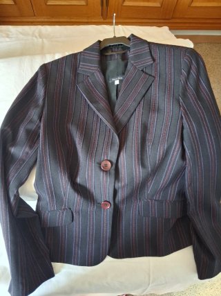 Giacchetto elegante scuro primaverile