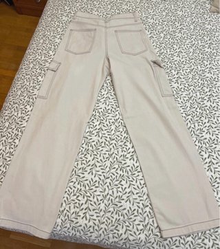 Pantalón cargo H&M beige