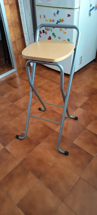 2 sillas de cocina plegables. 15€ LAS DOS