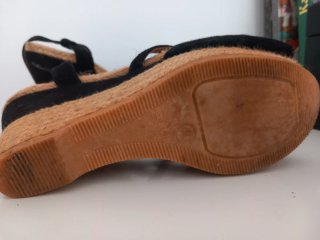 Sandalias cuña ante negro