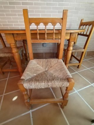 Mesa de comedor madera y cristal ovalada