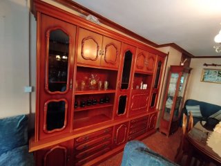 Mueble aparador de salón madera y cristal
