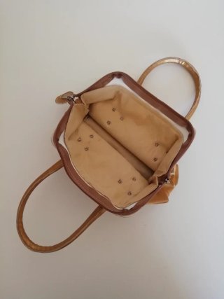 Bolso de mano dorado vintage