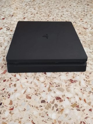 PS4 Slim Negra