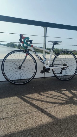 Bicicleta carretera Btwin niño/a Triban 300