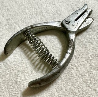 Antiguo taladro picabilletes, piqueteador patrones