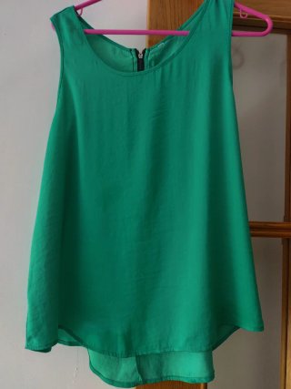 Top Stradivarius verde talla XL
